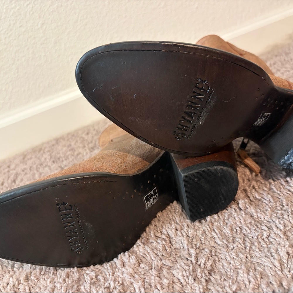 Shyanne Tan Floral Ankle Booties like new with Tag - Picture 3 of 10